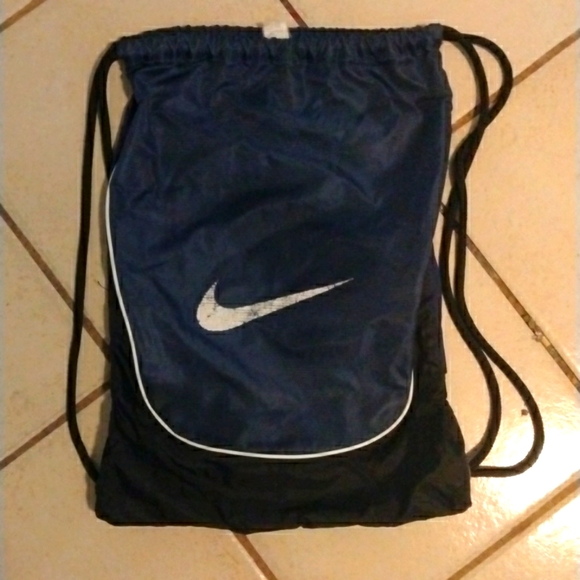 Mens nike training brasilia drawstring pack.